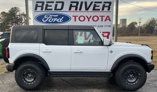 2025 Ford Bronco 4-Door Outer Banks's photo
