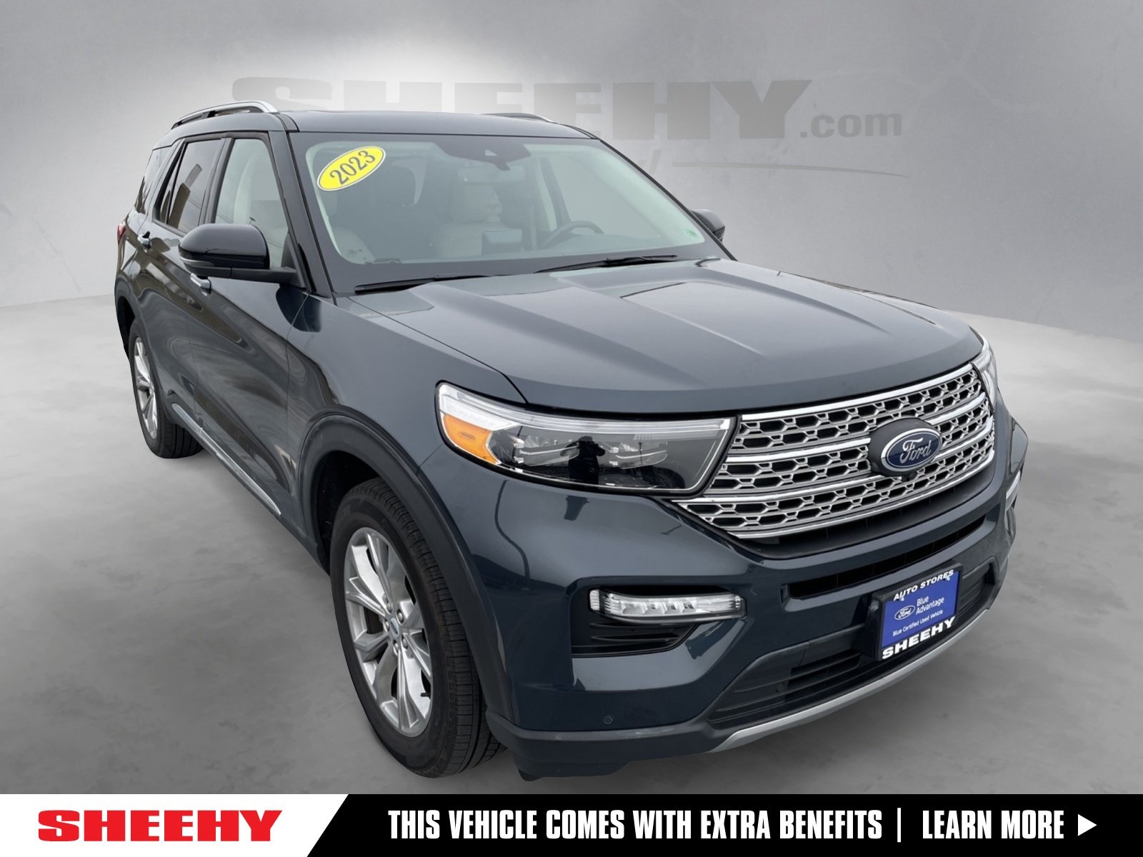 2023 Ford Explorer Limited's photo