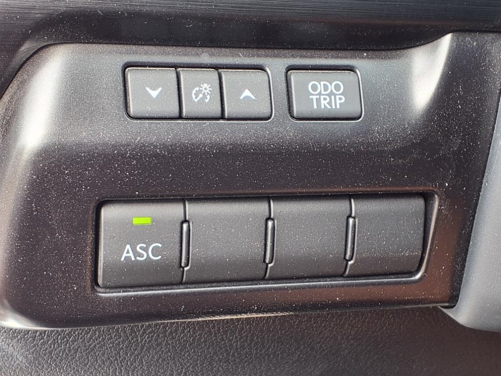 2024 Lexus UX 250h F SPORT Handling photo 8