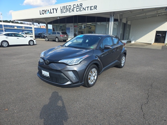 2021 Toyota C-HR LE's photo