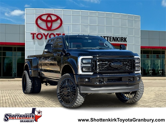 2025 Ford F-450 Super Duty Platinum