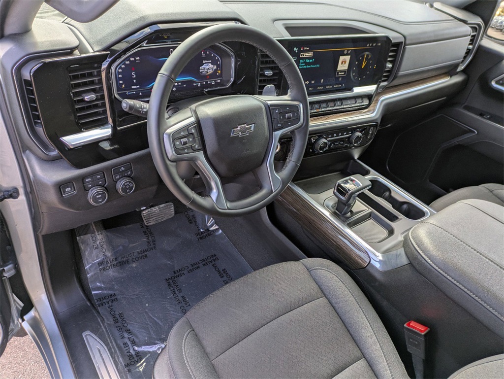 2025 Chevrolet Silverado 1500 RST photo 10