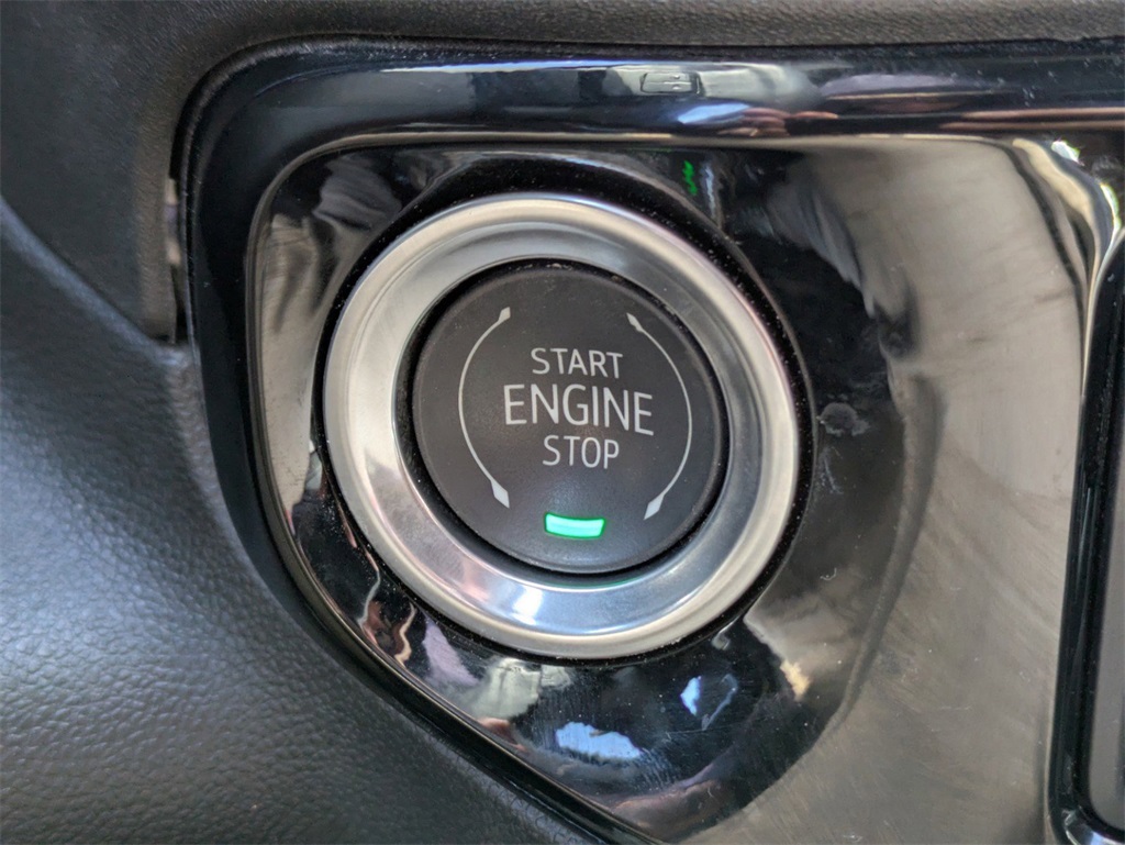 2025 Chevrolet Silverado 1500 RST photo 13