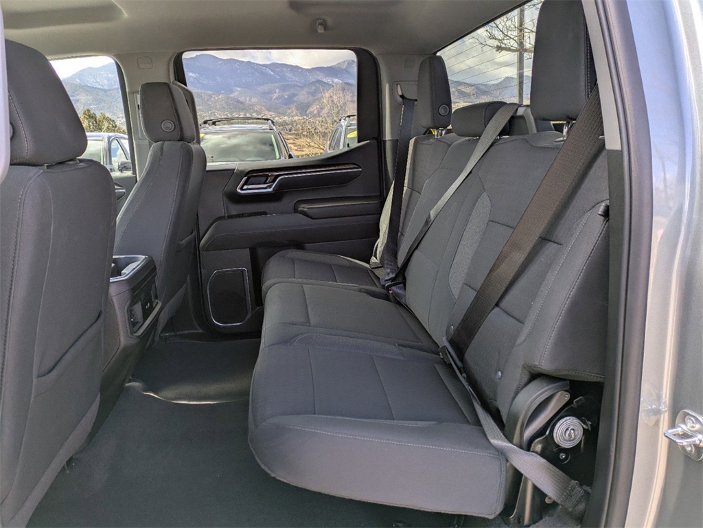 2025 Chevrolet Silverado 1500 RST photo 18