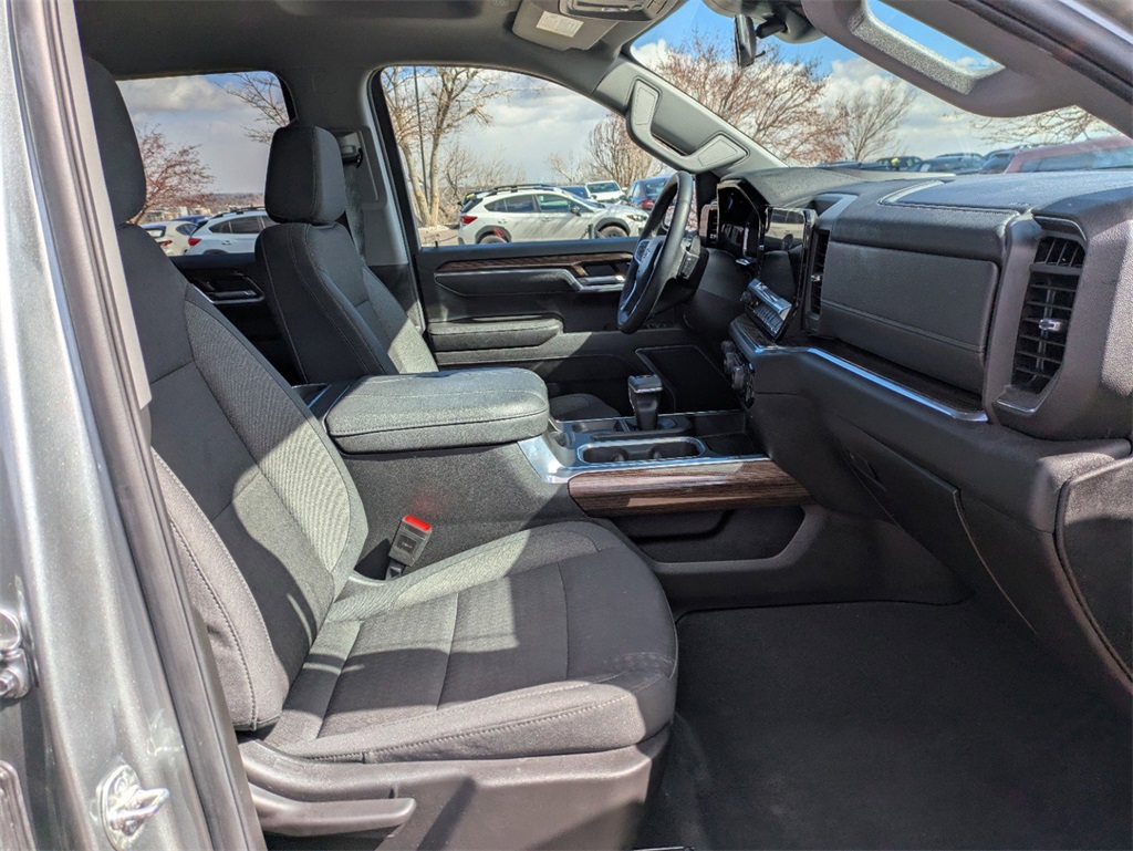 2025 Chevrolet Silverado 1500 RST photo 22