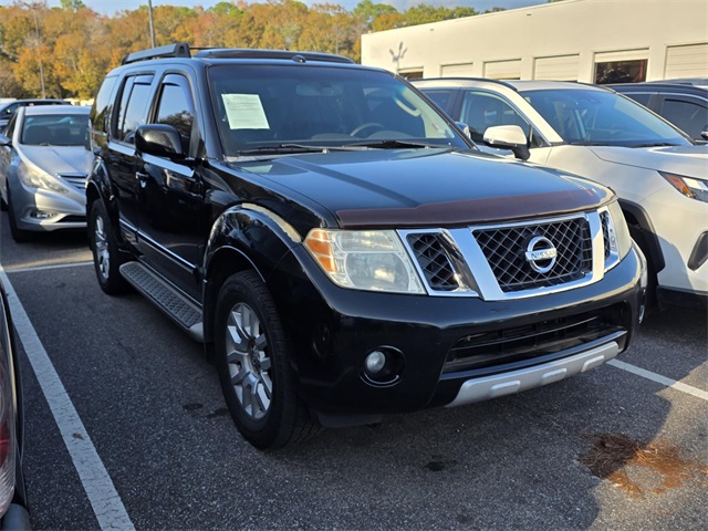 2011 Nissan Pathfinder LE