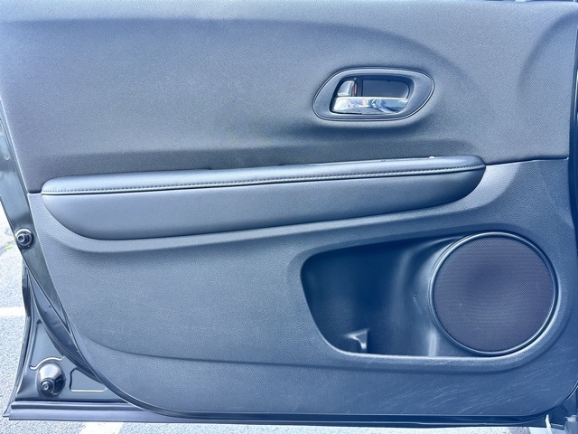 2021 Honda HR-V LX photo 9