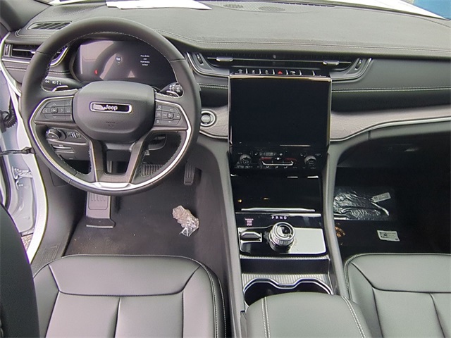 new 2025 Jeep Grand Cherokee car