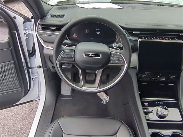 new 2025 Jeep Grand Cherokee car