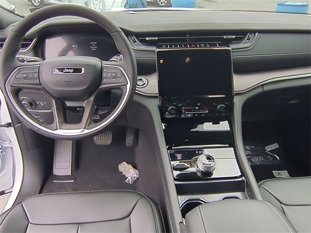 new 2025 Jeep Grand Cherokee car