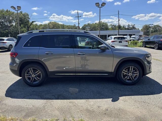 2026 Mercedes Benz GLB 250 4MATIC photo 2