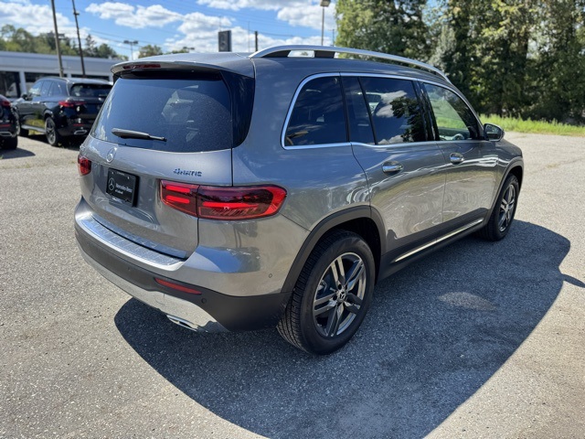 2026 Mercedes Benz GLB 250 4MATIC photo 3