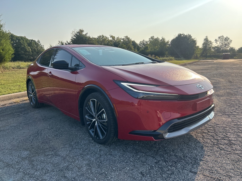 2025 Toyota Prius XLE photo 3