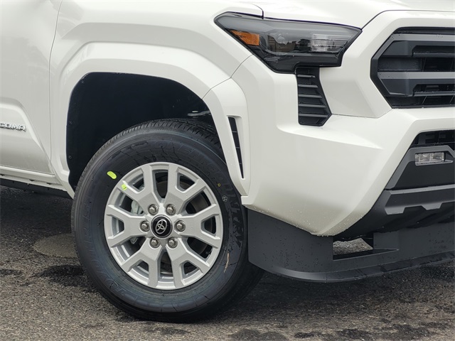 2025 Toyota Tacoma SR5 Double Cab photo 3