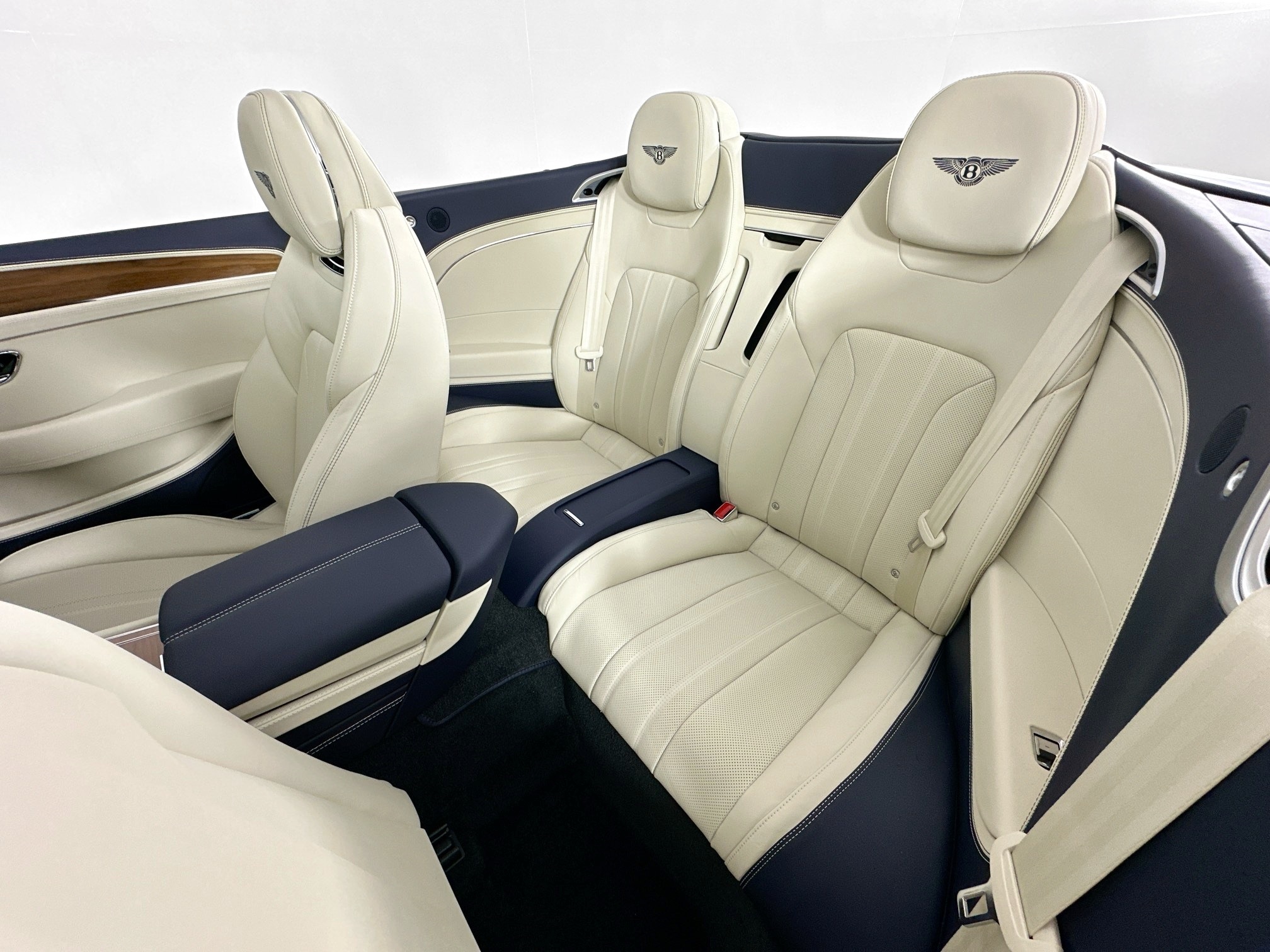 new 2026 Bentley Continental GTC car