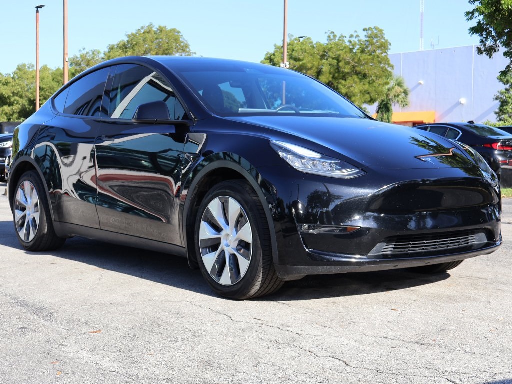 Used 2021 Tesla Model Y Long Range with VIN 5YJYGDEE7MF286432 for sale in Cleveland, OH