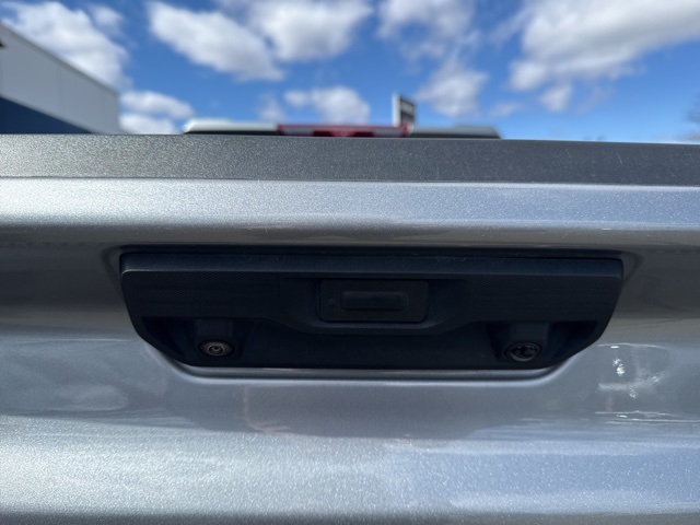 2023 Chevrolet Silverado 1500 High Country photo 10