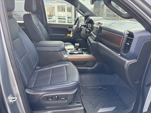 2023 Chevrolet Silverado 1500 High Country photo 14