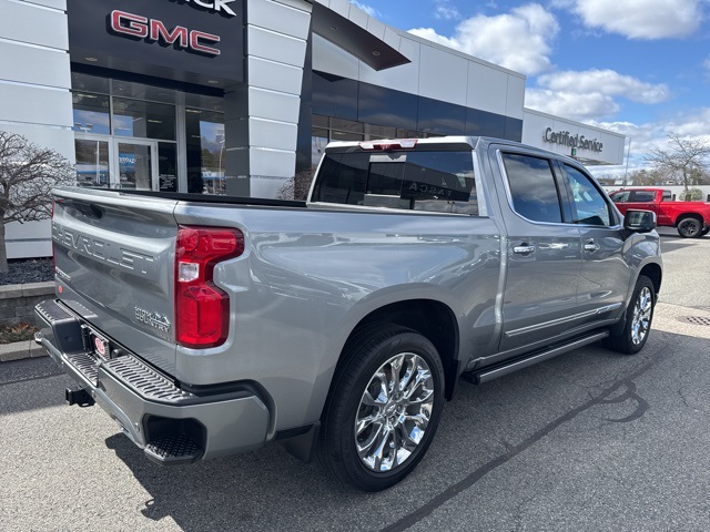 2023 Chevrolet Silverado 1500 High Country photo 2