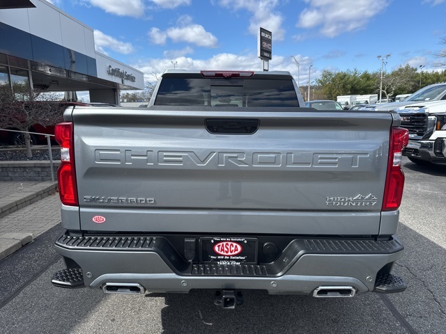 2023 Chevrolet Silverado 1500 High Country photo 3