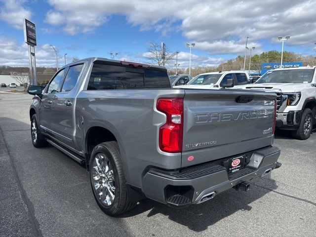 2023 Chevrolet Silverado 1500 High Country photo 4