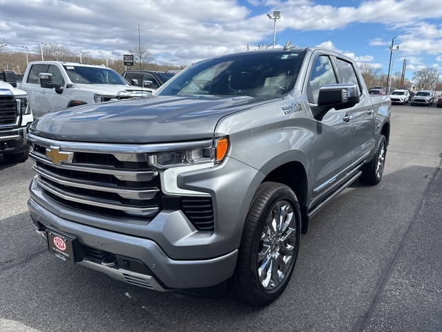 2023 Chevrolet Silverado 1500 High Country photo 5