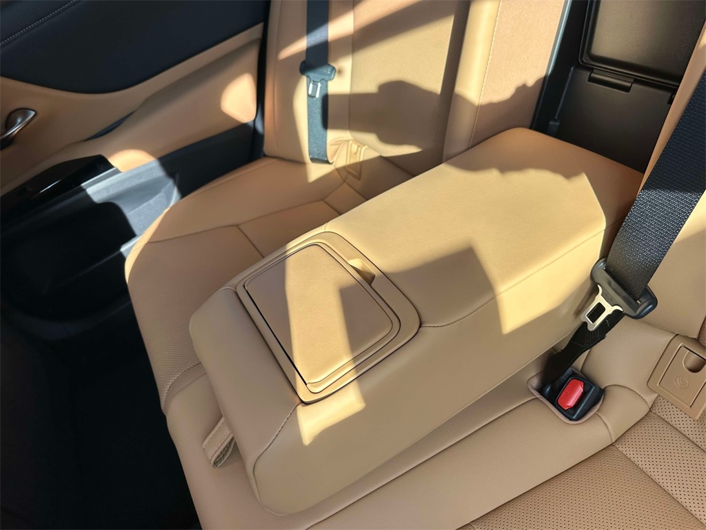 new 2025 Lexus ES car, priced at $51,114