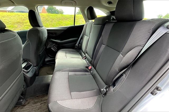 2023 Ice Silver Metallic Subaru Outback 2.5i AWD SUV