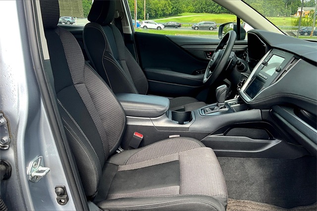 2023 Ice Silver Metallic Subaru Outback 2.5i AWD SUV