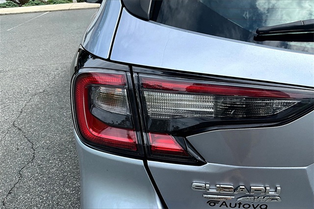 2023 Ice Silver Metallic Subaru Outback 2.5i AWD SUV