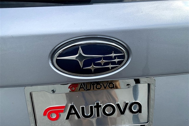 2023 Ice Silver Metallic Subaru Outback 2.5i AWD SUV