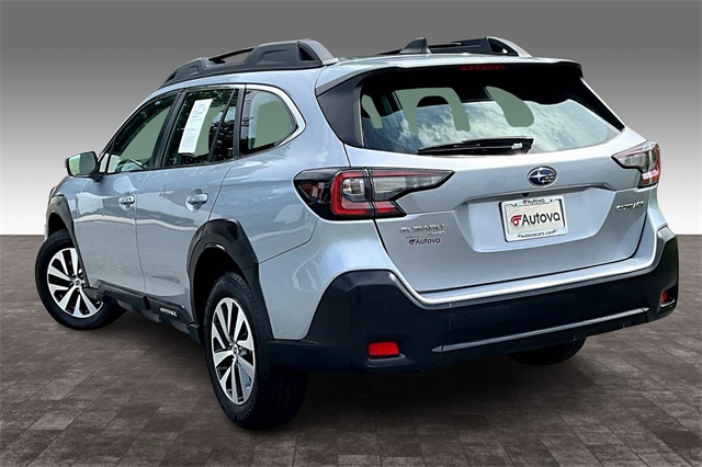 2023 Ice Silver Metallic Subaru Outback 2.5i AWD SUV