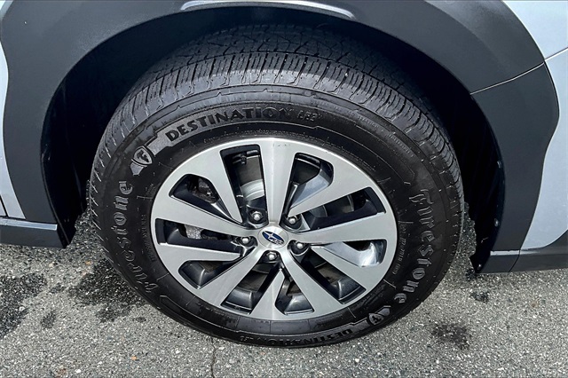 2023 Ice Silver Metallic Subaru Outback 2.5i AWD SUV