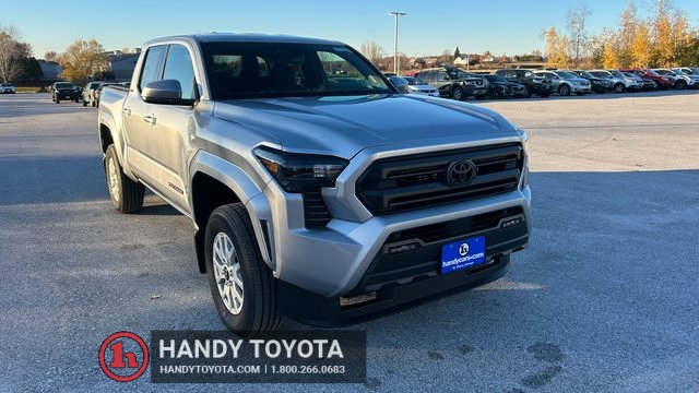2025 Toyota Tacoma SR5's photo