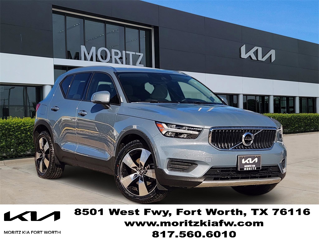2020 Volvo XC40 Momentum's photo