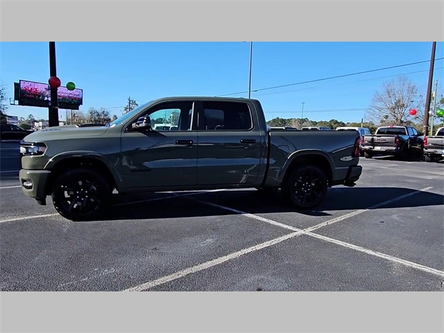 2026 Ram 1500 Laramie Crew Cab 4x4 5'7" Box