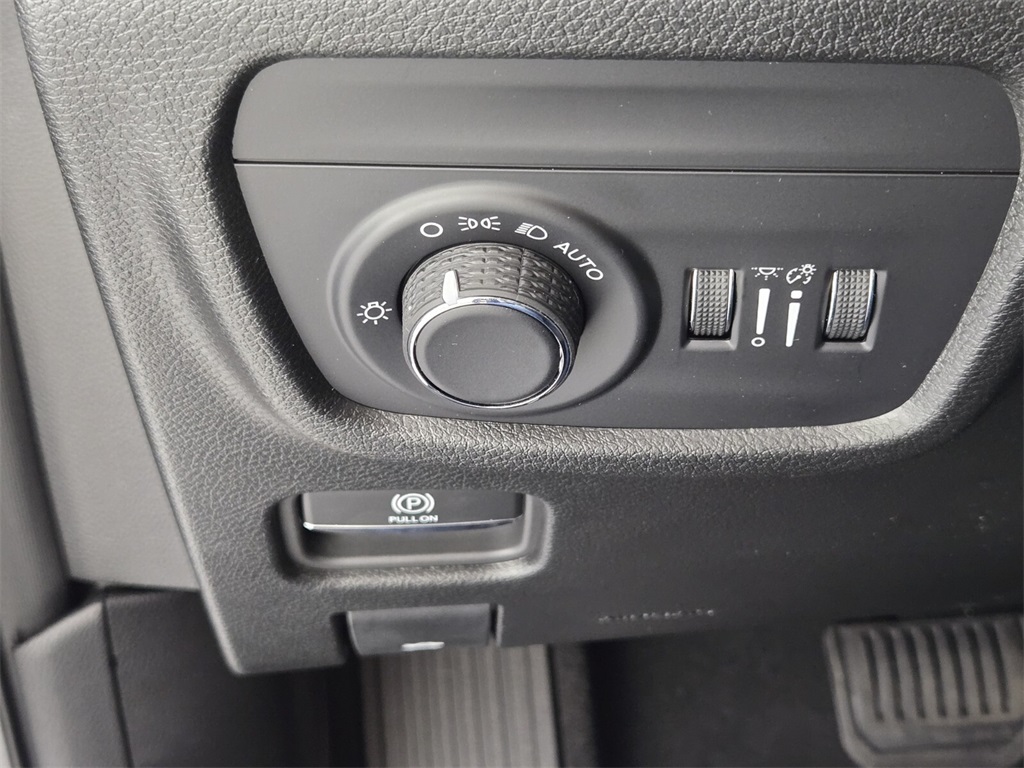 new 2025 Jeep Grand Cherokee L car, priced at $35,875