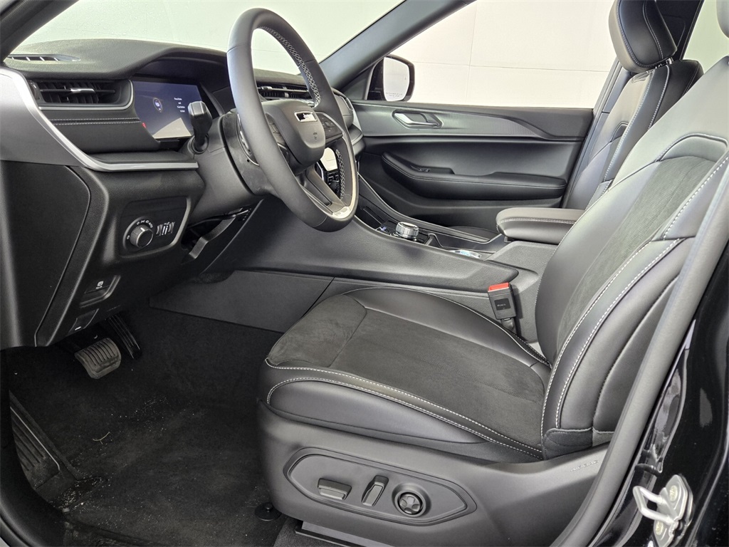 new 2025 Jeep Grand Cherokee L car, priced at $35,875