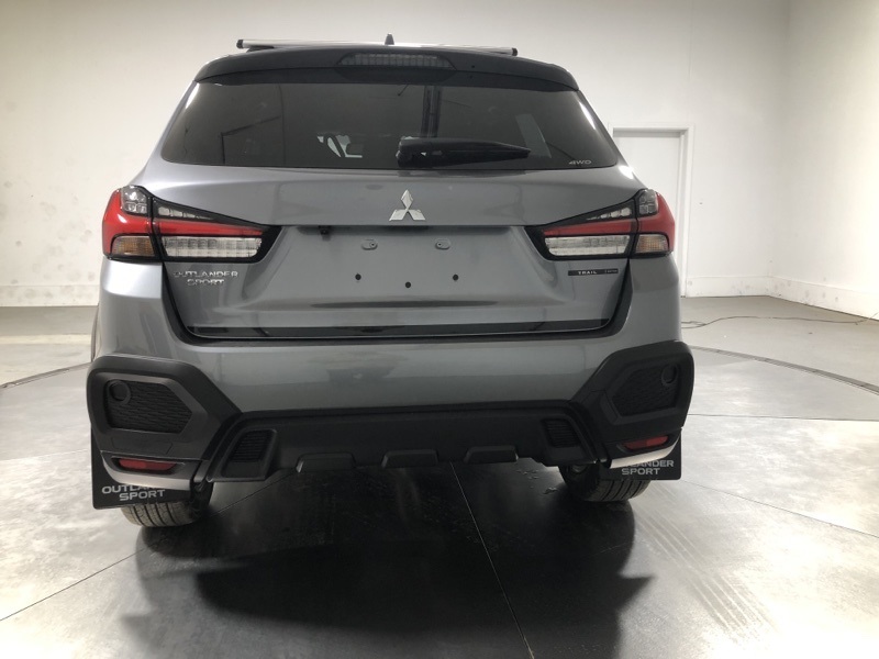 2025 Mitsubishi Outlander Sport LE photo 4