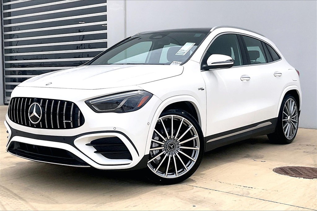 2025 Mercedes Benz GLA AMG 35 4MATIC photo 2