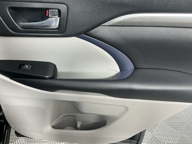 used 2018 Toyota Highlander car, priced at $17,955