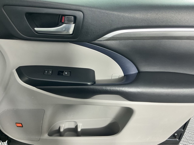 used 2018 Toyota Highlander car, priced at $17,955