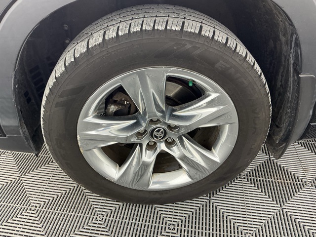 used 2018 Toyota Highlander car, priced at $17,955
