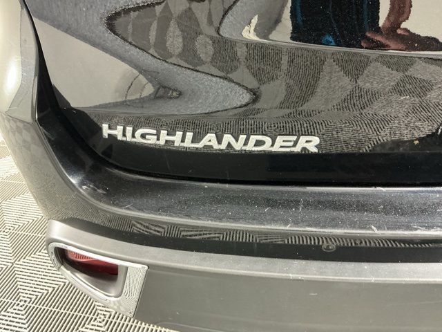 used 2018 Toyota Highlander car, priced at $17,955
