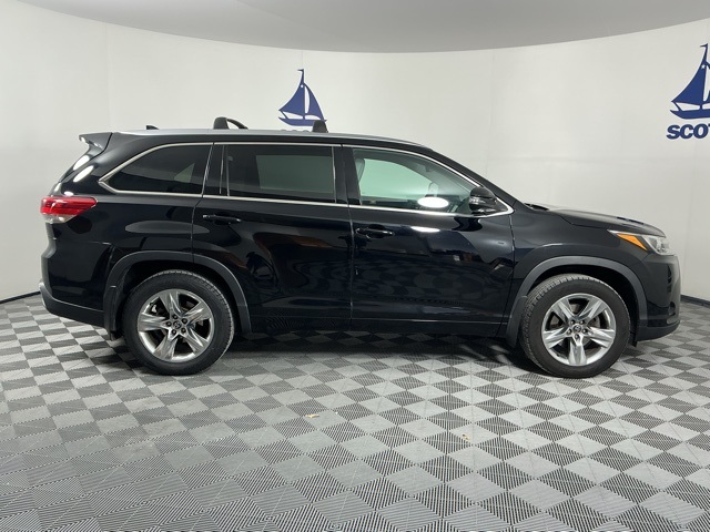 used 2018 Toyota Highlander car, priced at $17,955