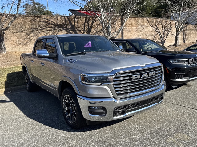 2025 Ram 1500 Laramie photo 3