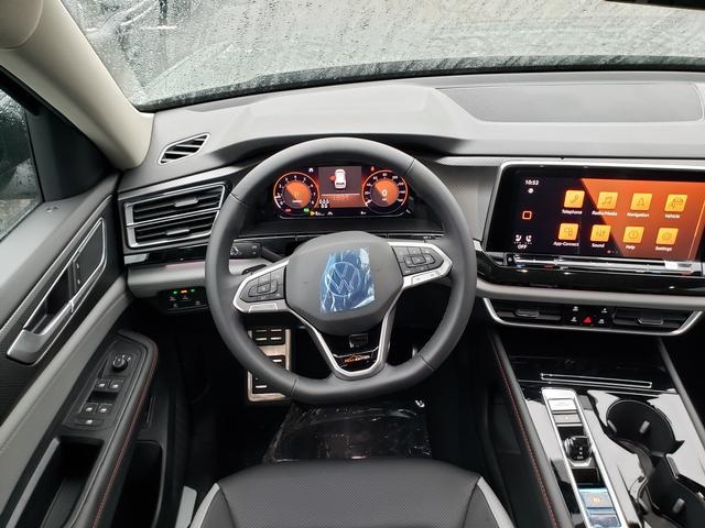 new 2026 Volkswagen Atlas car, priced at $50,678