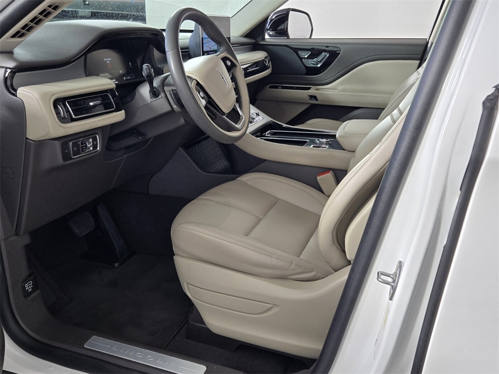 used 2023 Lincoln Aviator car, priced at $39,998
