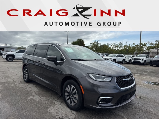 2023 Chrysler Pacifica Hybrid Touring L