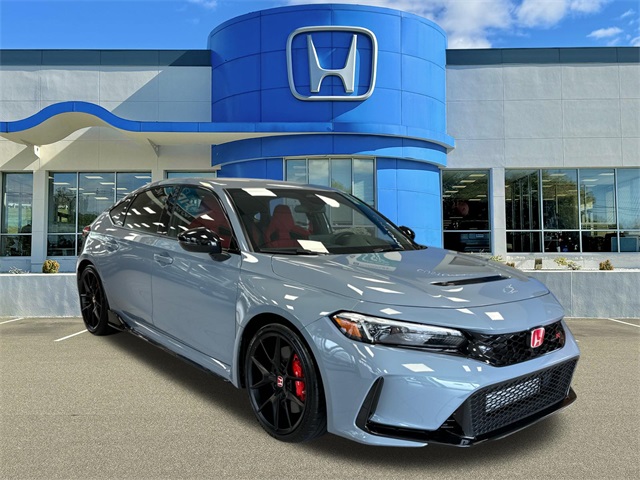 2024 Honda Civic Hatchback Type-R's photo